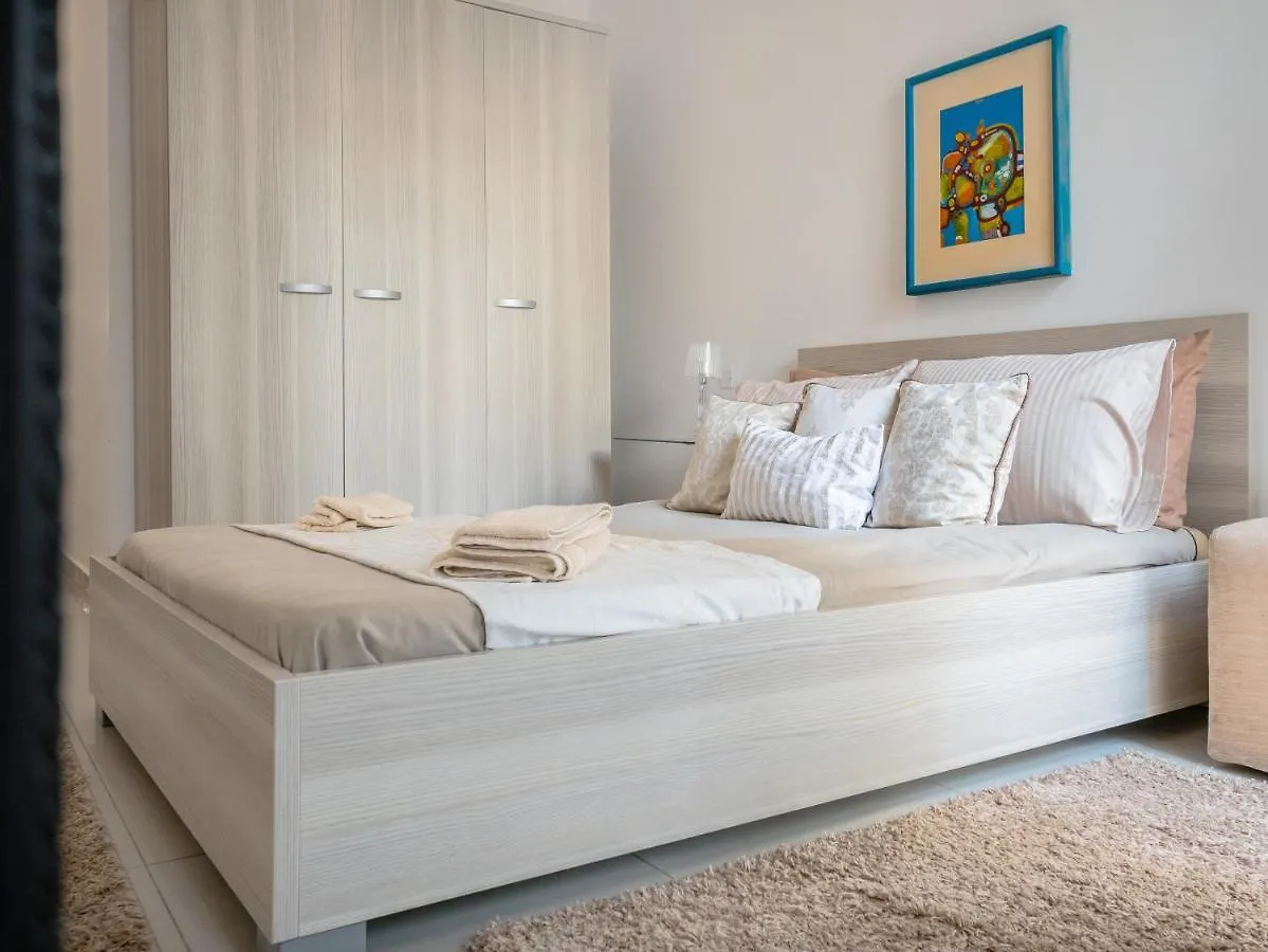 Sliema Quiet & Modern Maisonette Malta