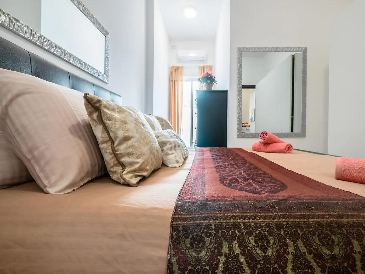 Sliema Quiet & Modern Maisonette 0*,  Malta