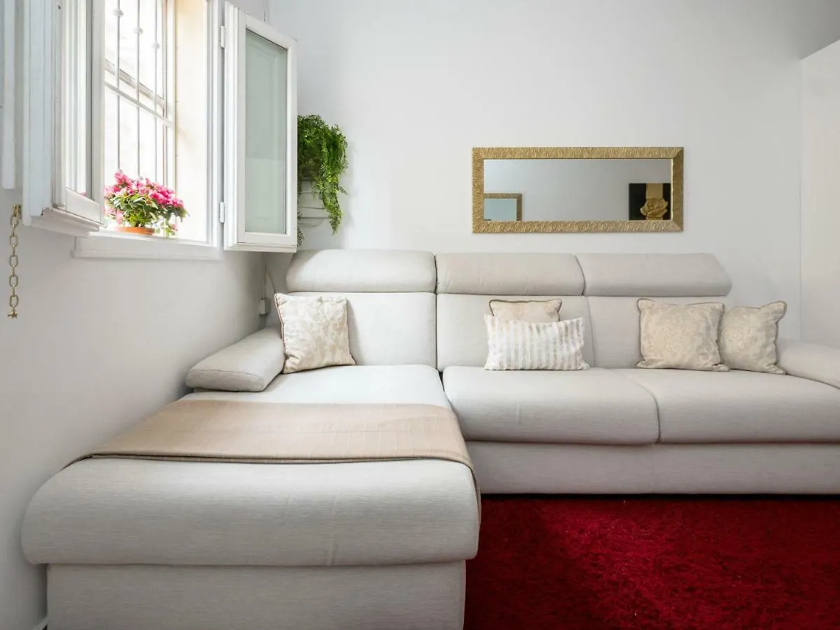 Sliema Quiet & Modern Maisonette