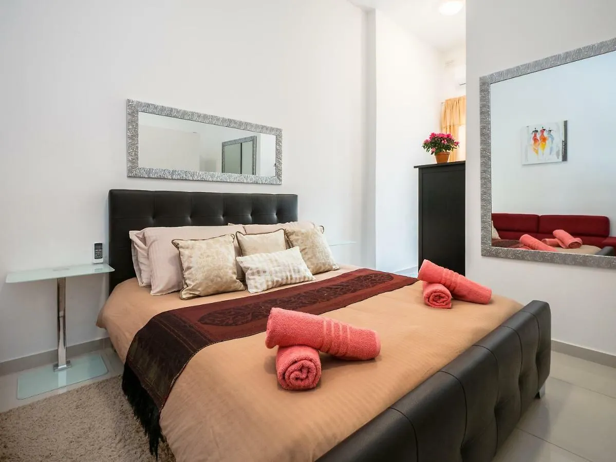 Sliema Quiet & Modern Maisonette Apartment