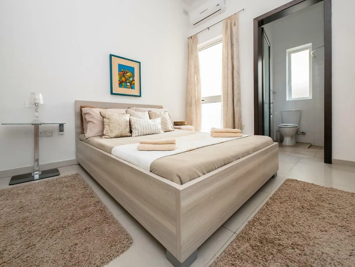 Sliema Quiet & Modern Maisonette Malta