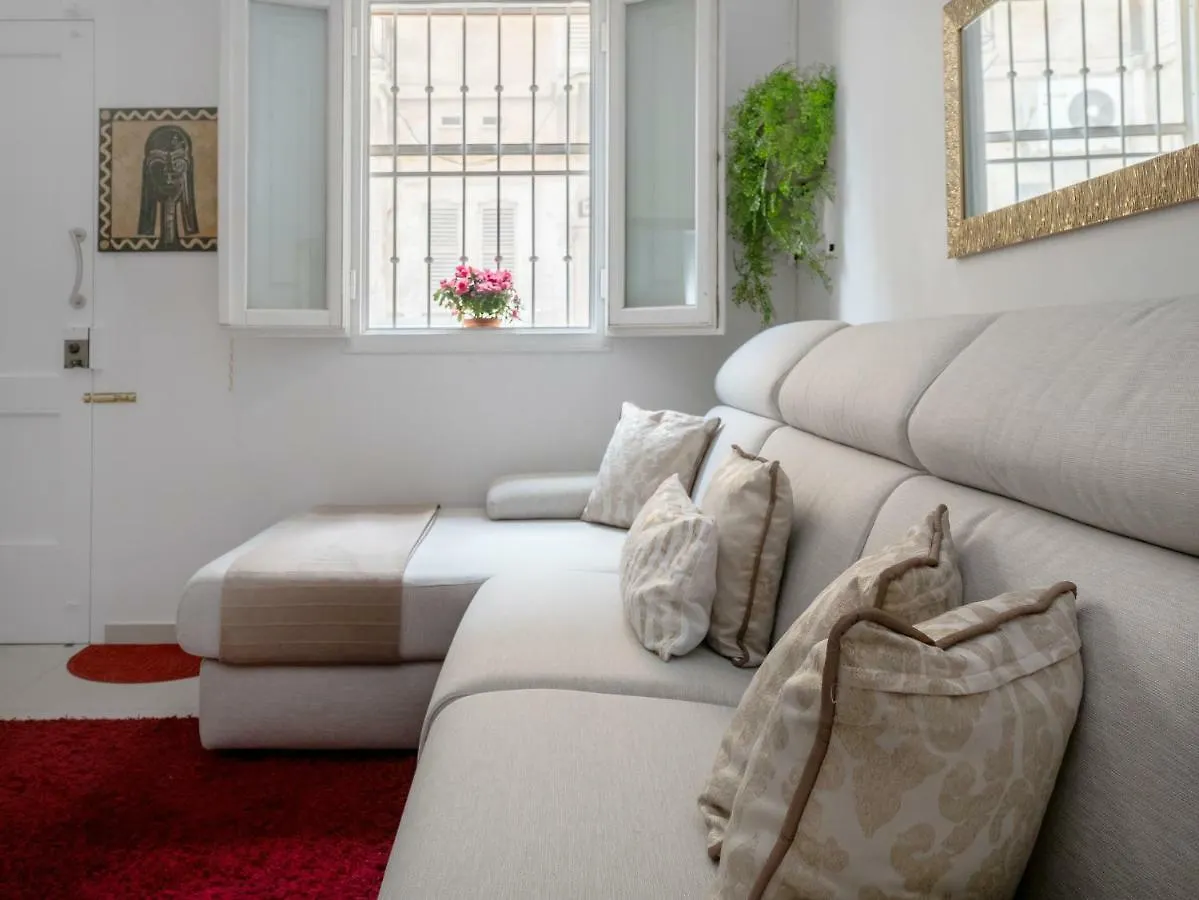 Sliema Quiet & Modern Maisonette Apartment