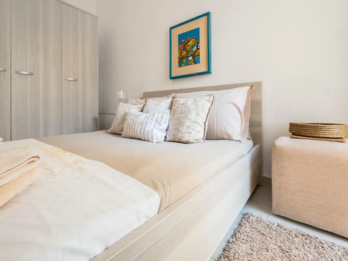 Sliema Quiet & Modern Maisonette Malta