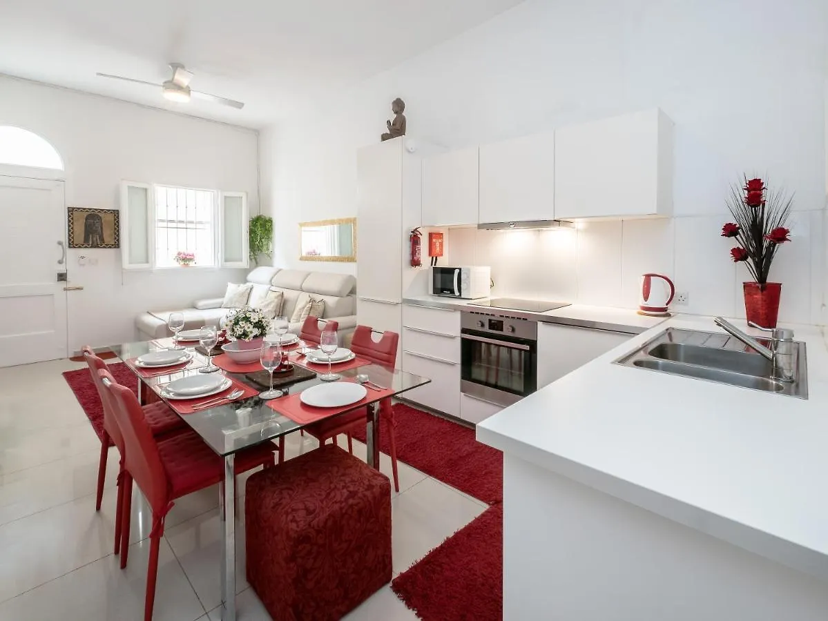 Sliema Quiet & Modern Maisonette 0*,  Malta